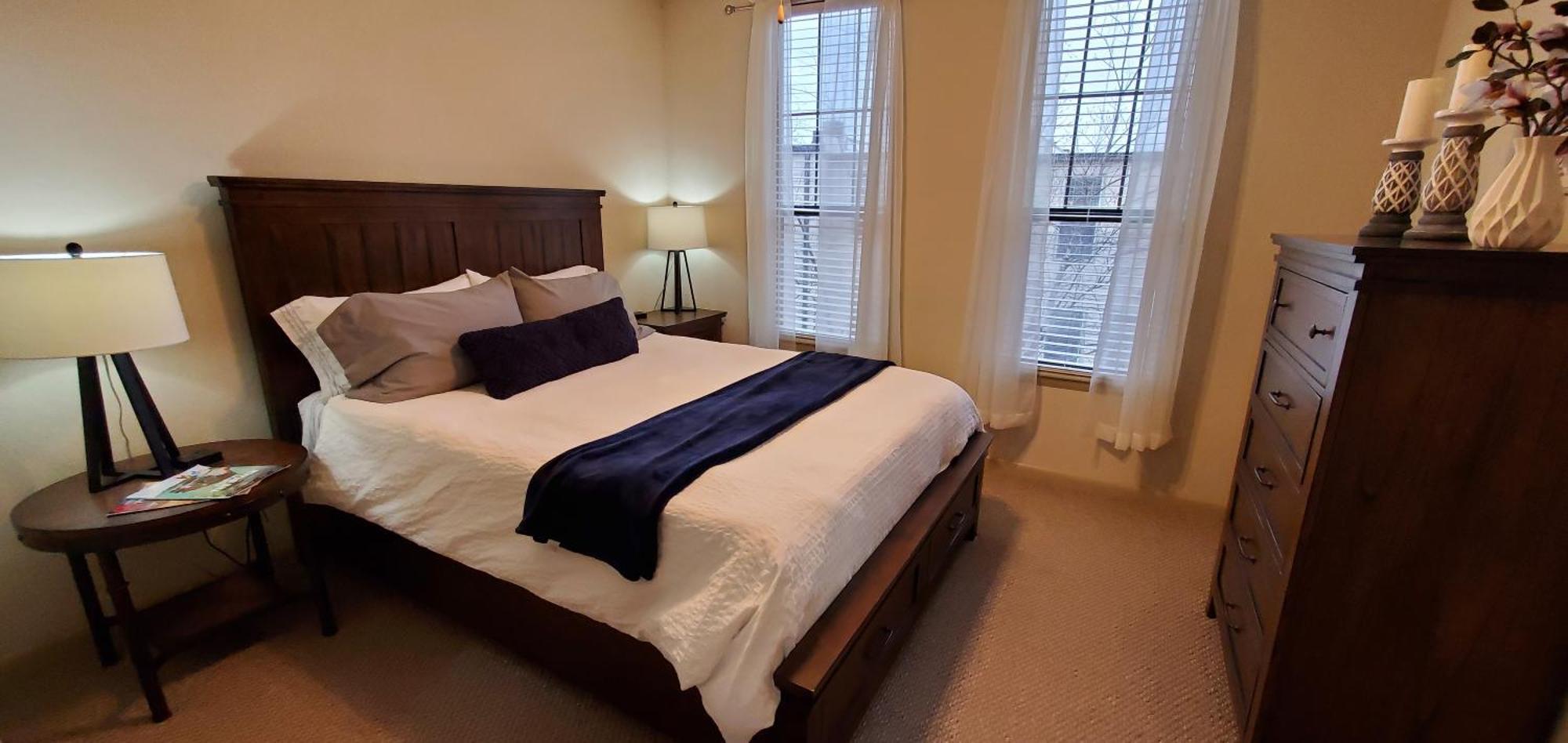 Old Fort Loft King & Queen Suites Nearest Accomodation To Marshals Museum Power Your Ev For Free! Fort Smith Exterior photo